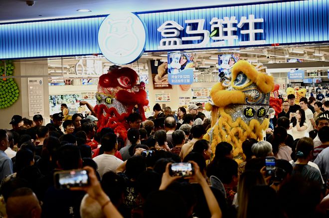 零售信息山姆新店招人；胖东来调改永辉最大店亮相；罗森拟推数字便利店；家家悦拓新(图1)