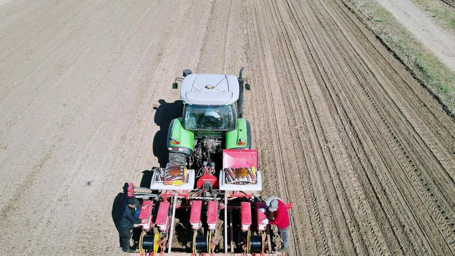 “小农户”接轨“大农业”(图2)