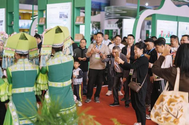 南宁树木园“鹿呦山”展厅亮相2024年世界林木业大会(图2)