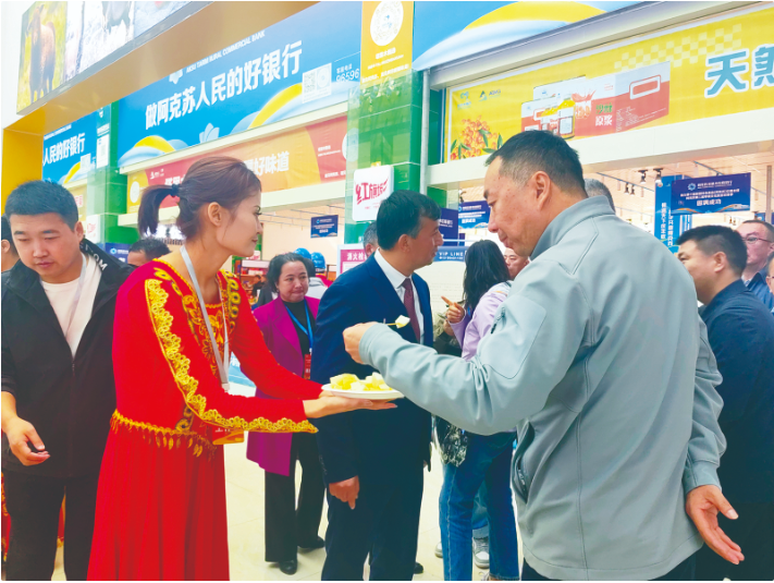 经济民生小苹果何以成为致富大产业(图1)