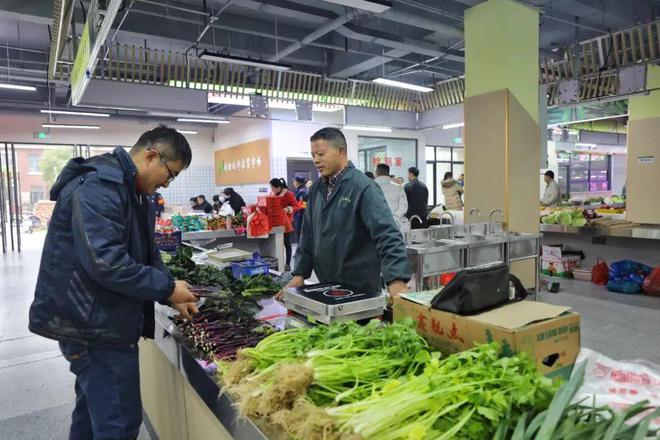 《南昌日报》：在家门口的“菜市场”里看见新变化(图4)