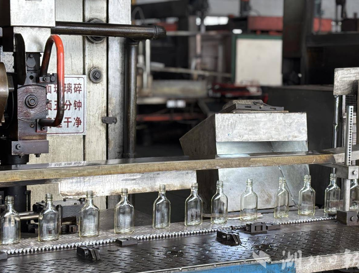 劲牌的降碳之旅：酒盒“瘦身”、玻璃瓶减重、酒糟废渣循环利用(图3)