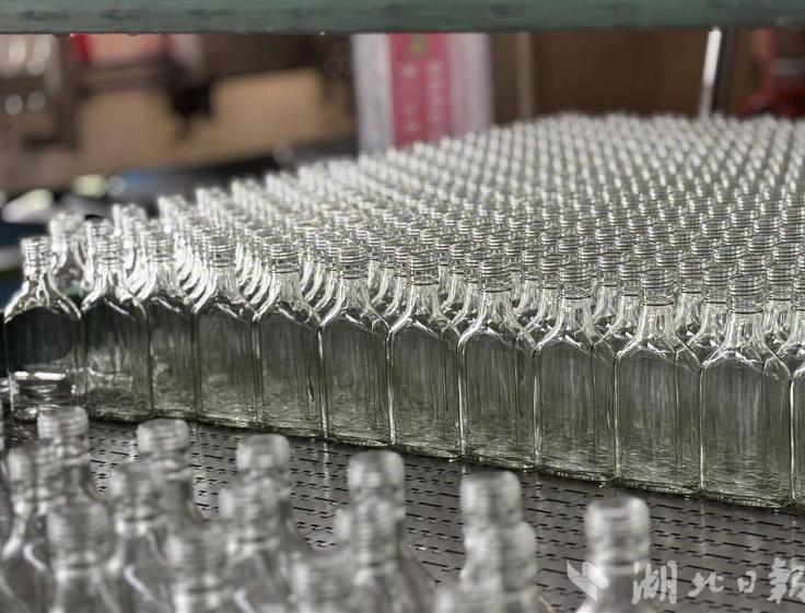 劲牌的降碳之旅：酒盒“瘦身”、玻璃瓶减重、酒糟废渣循环利用(图4)