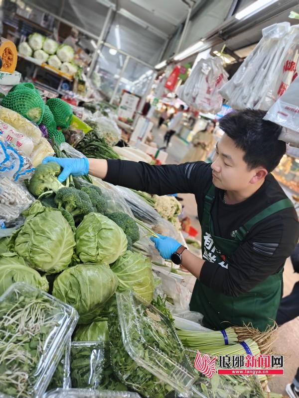 菜篮子“变形记”!临沂北城新区农贸生鲜新业态火出圈(图1)