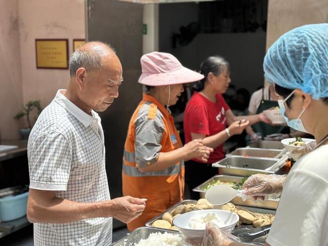 龙华这家公益食堂员工全是志愿者每天供应百份爱心餐(图3)