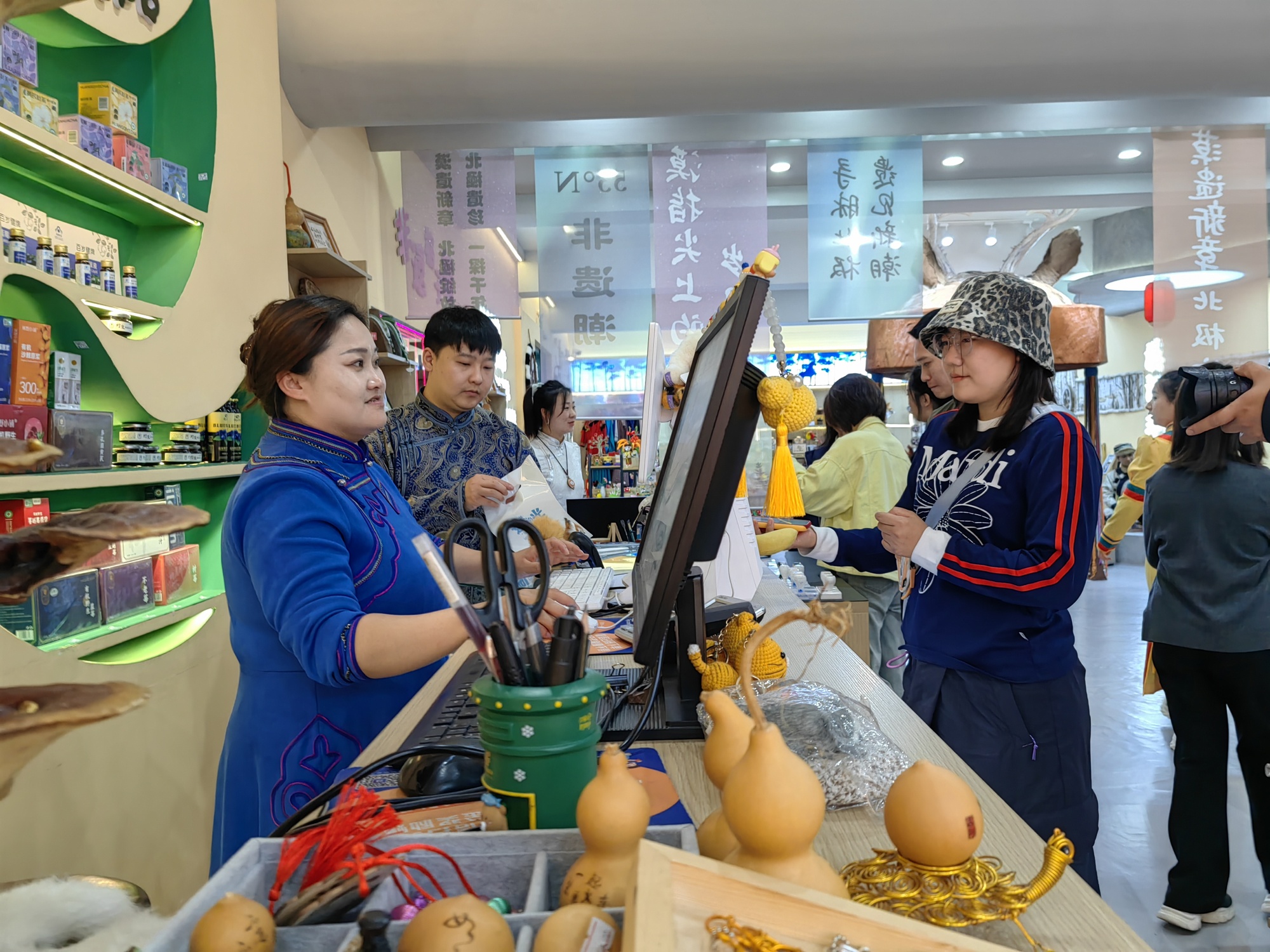 走上高高的兴安岭|青山绿水长出“美丽经济”(图7)