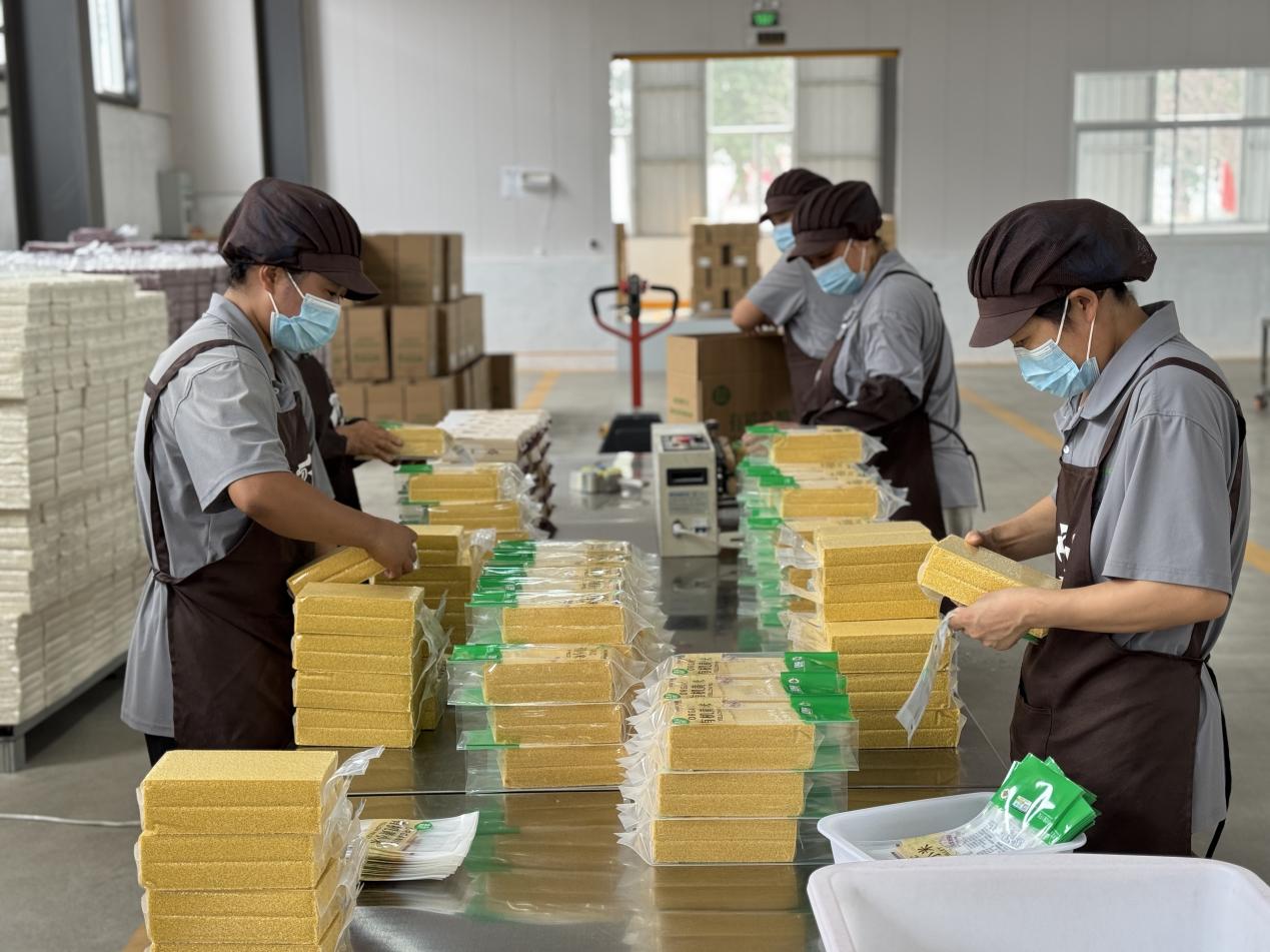 辽宁朝阳：小杂粮“链”出大产业(图3)