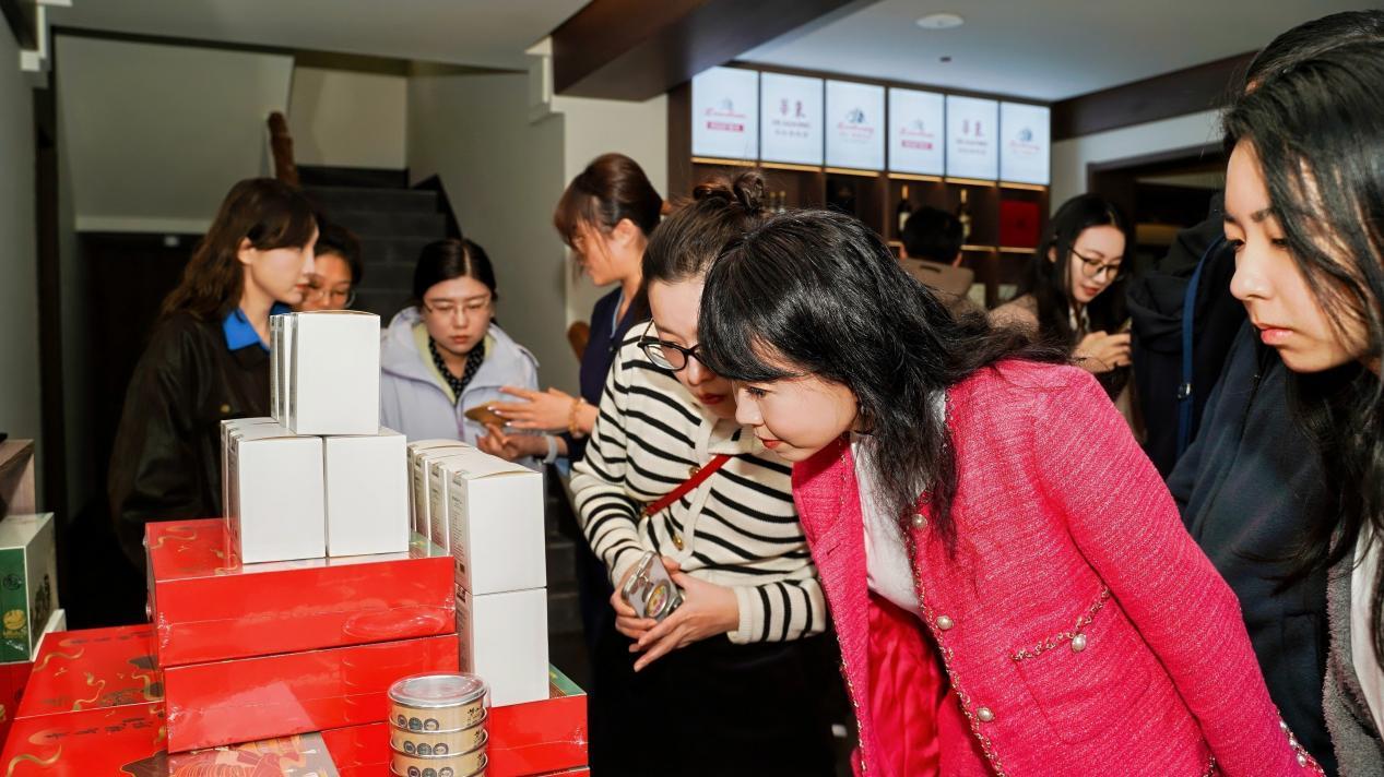 数智赋能、场景破圈青岛农品点亮城市新“丰景”!(图13)