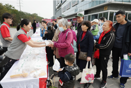 肯德基“食物驿站”走进社区持续传递温暖与关怀(图2)