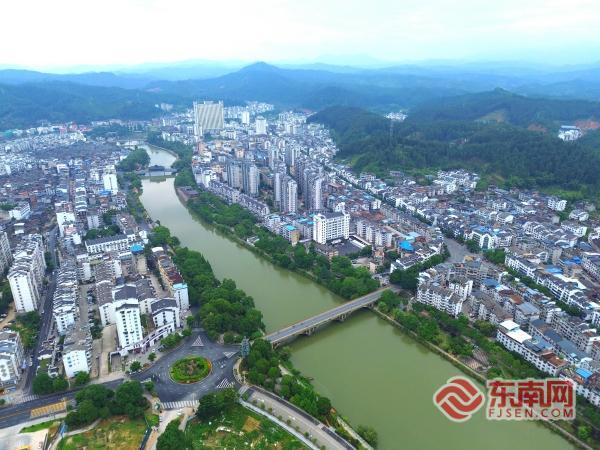 三明泰宁:丹霞绘卷启新程砥砺奋进谱华章(图1)