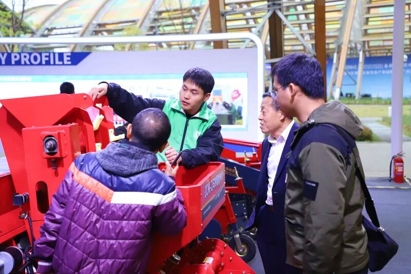 “达州造”丘陵农机亮相成都破解丘区“无机可用、有机难用”难题(图2)