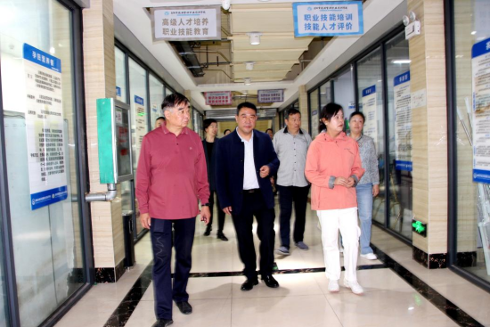 河南鹤壁餐饮协会调研南阳（春季）食材展及王府饭店(图4)