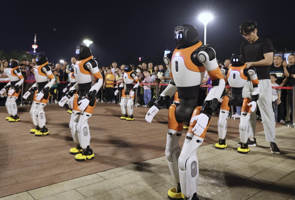 经纬度：数字中国为新质生产力筑牢数智化底座(图1)