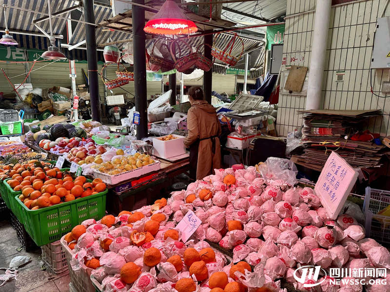 菜市场的生鲜“素颜令”来了！记者实地探访成都市场｜民情瞭望(图4)